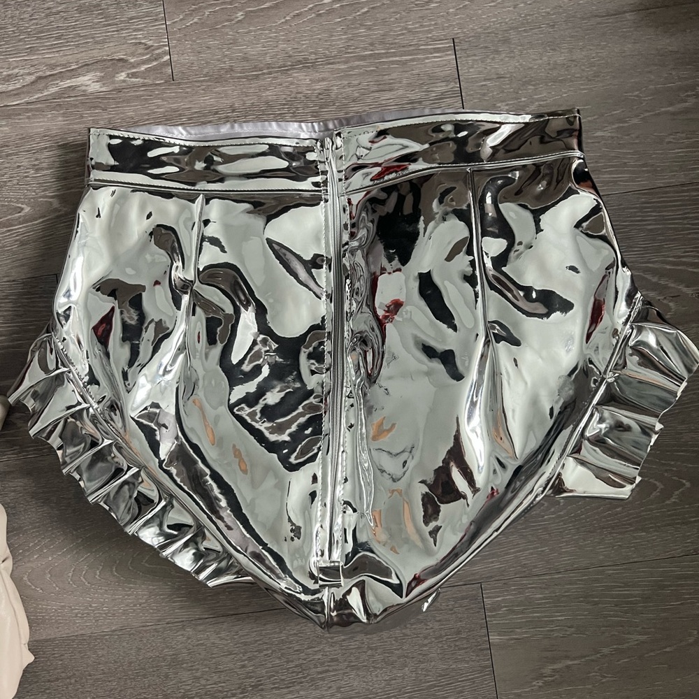 CHARWORK ROOM High-cut Cheeky Short | Silver Size XLarge. Fits like a large